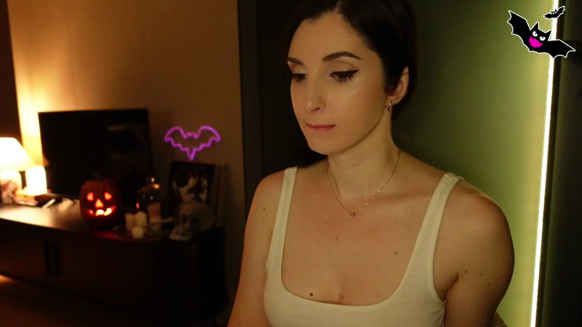 Gallery image thumbnail from Maddie's myfreecams stream on, 10/30/2024, 01:11 image 14 of 20