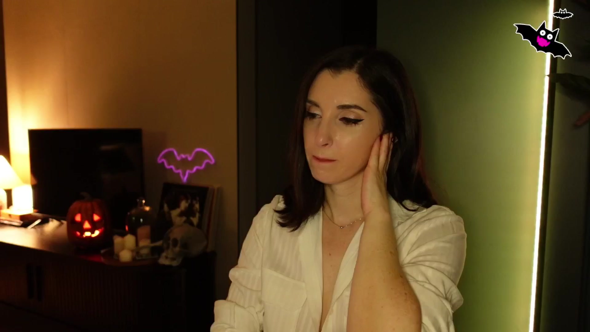 Gallery image thumbnail from Maddie's myfreecams stream on, 10/30/2024, 02:12 image 15 of 20