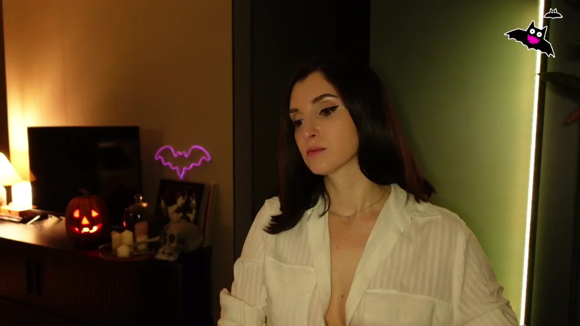 Gallery image thumbnail from Maddie's myfreecams stream on, 10/30/2024, 02:12 image 17 of 20