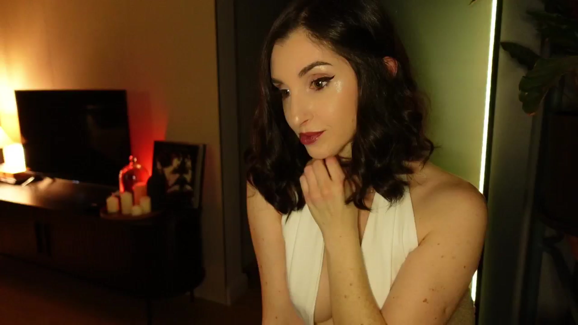 Gallery image thumbnail from Maddie's myfreecams stream on, 11/03/2024, 01:53 image 12 of 20