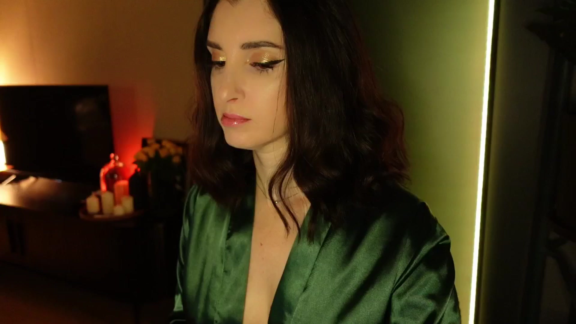 Gallery image thumbnail from Maddie's myfreecams stream on, 11/05/2024, 02:53 image 1 of 20