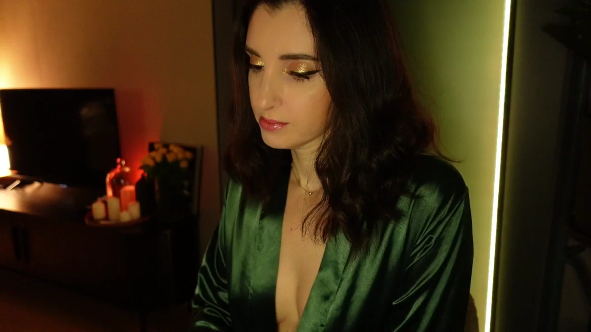 Gallery image thumbnail from Maddie's myfreecams stream on, 11/05/2024, 02:53 image 3 of 20