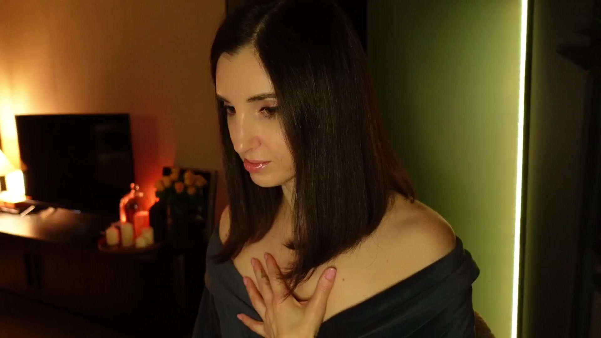 Gallery image thumbnail from Maddie's myfreecams stream on, 11/06/2024, 01:21 image 7 of 20