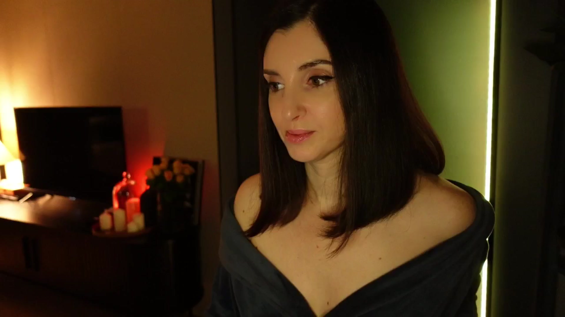 Gallery image thumbnail from Maddie's myfreecams stream on, 11/06/2024, 01:21 image 4 of 20