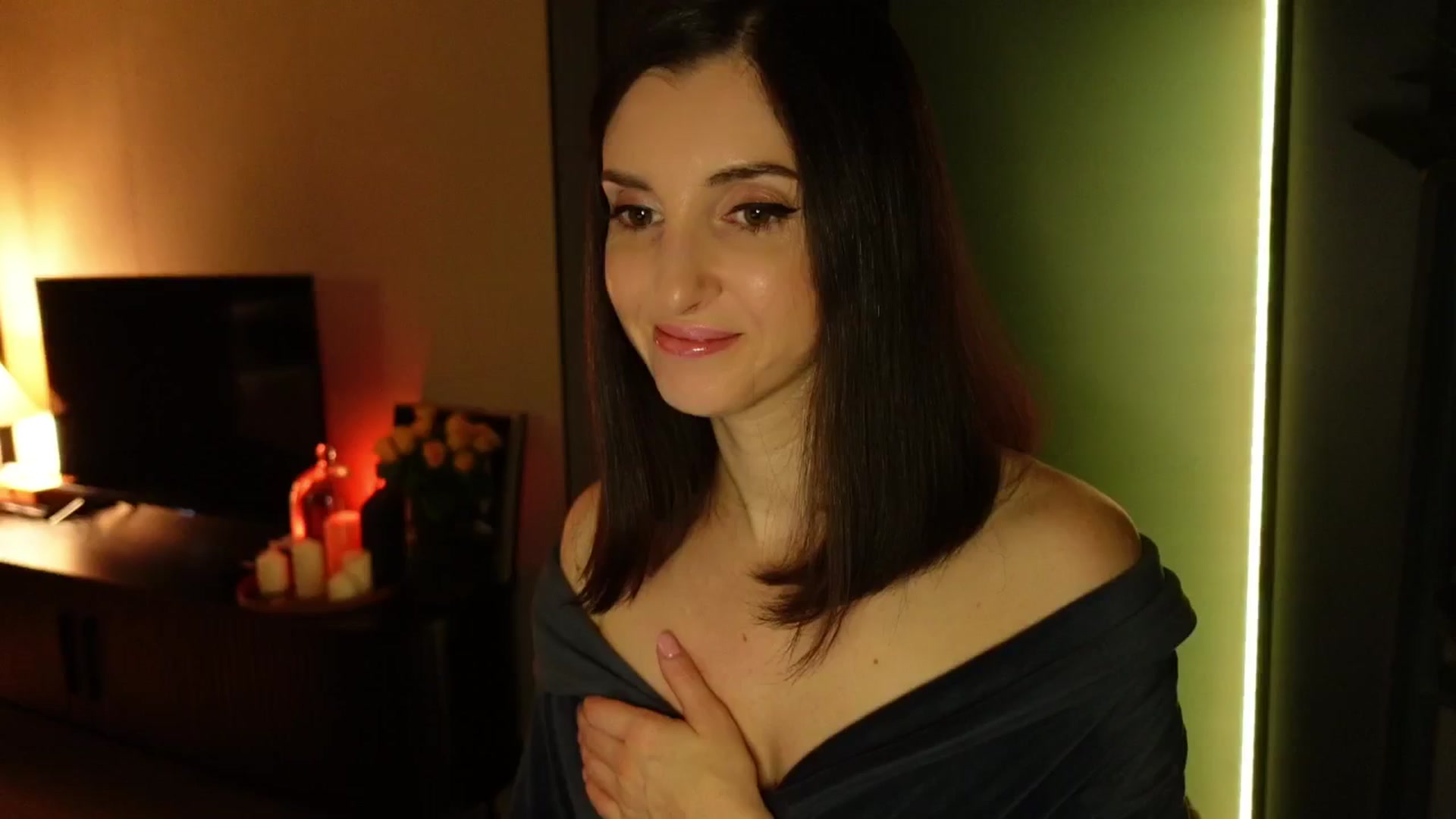 Gallery image thumbnail from Maddie's myfreecams stream on, 11/06/2024, 01:21 image 5 of 20