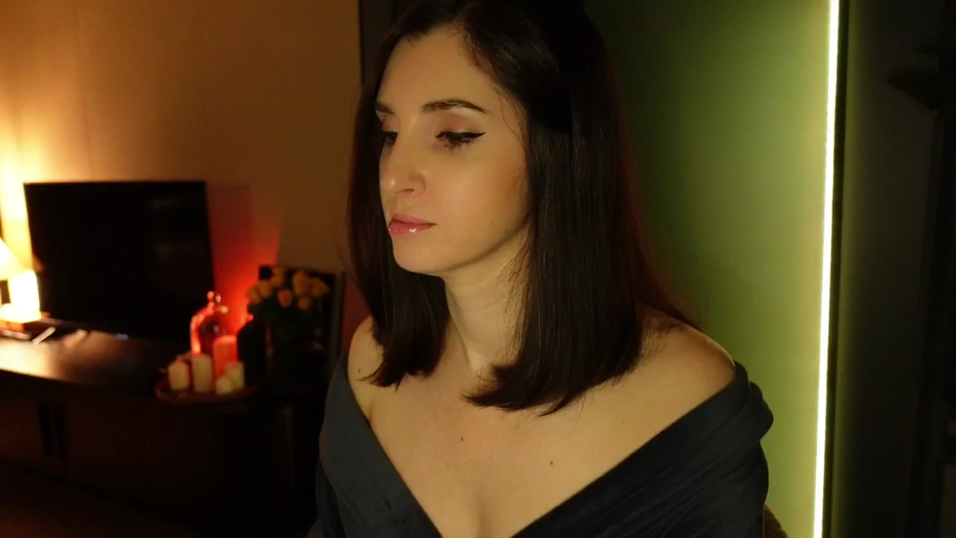 Gallery image thumbnail from Maddie's myfreecams stream on, 11/06/2024, 01:21 image 1 of 20