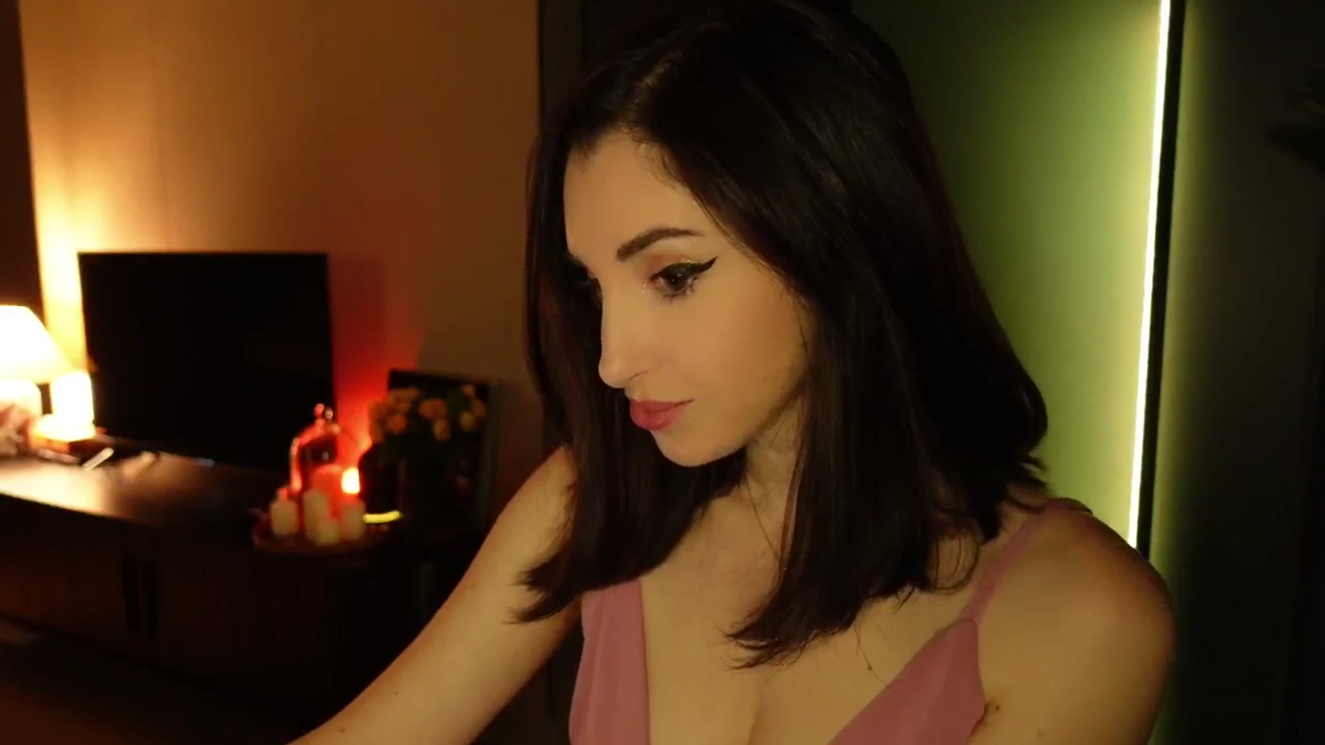Gallery image thumbnail from Maddie's myfreecams stream on, 11/08/2024, 01:39 image 8 of 20