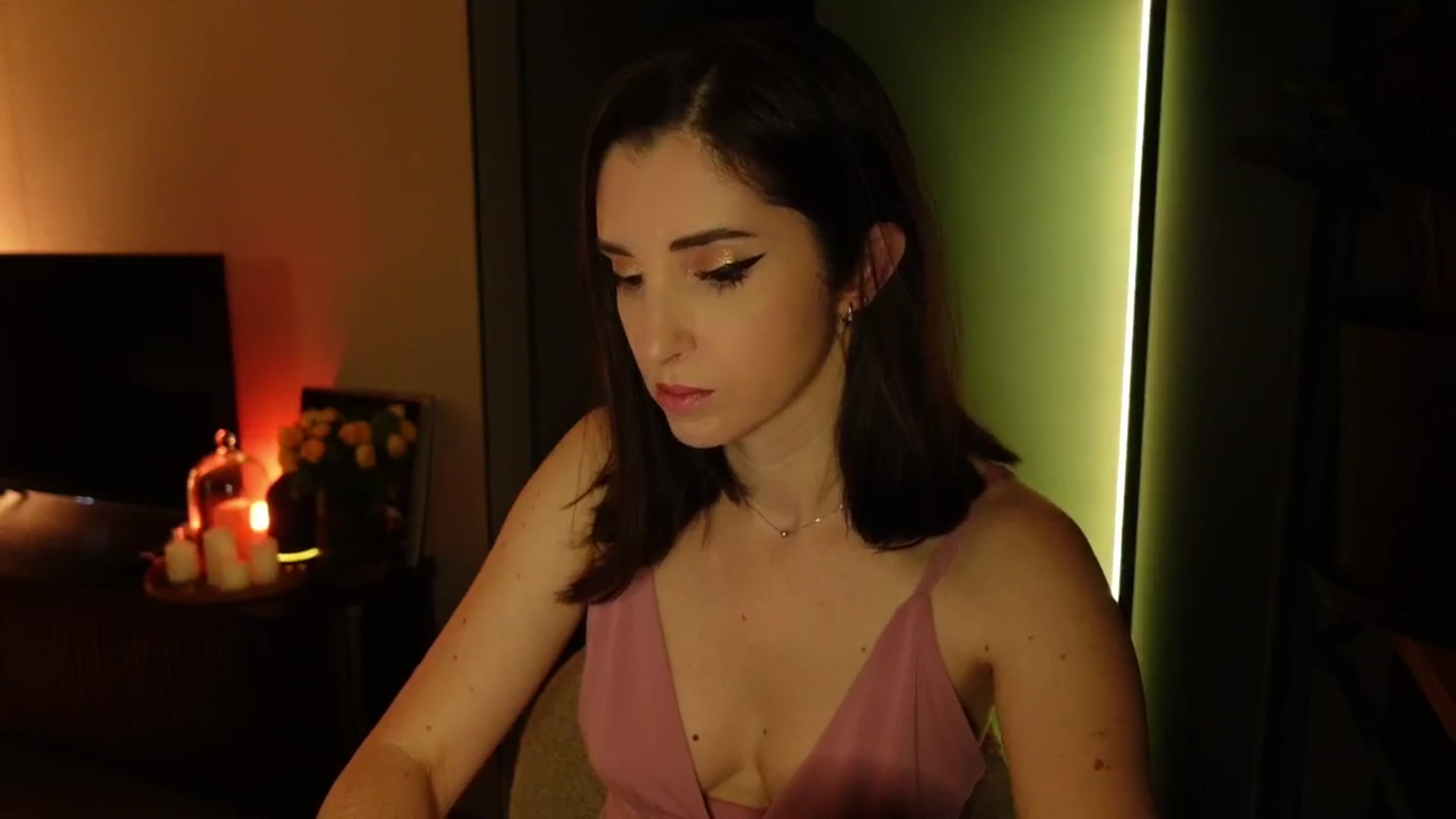 Gallery image thumbnail from Maddie's myfreecams stream on, 11/08/2024, 04:16 image 20 of 20