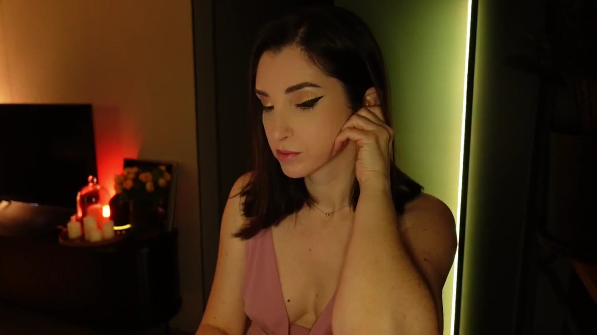 Gallery image thumbnail from Maddie's myfreecams stream on, 11/08/2024, 04:16 image 19 of 20