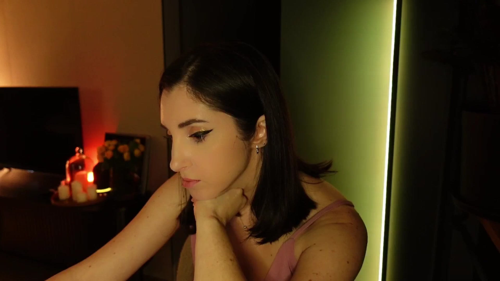 Gallery image thumbnail from Maddie's myfreecams stream on, 11/08/2024, 05:30 image 9 of 20