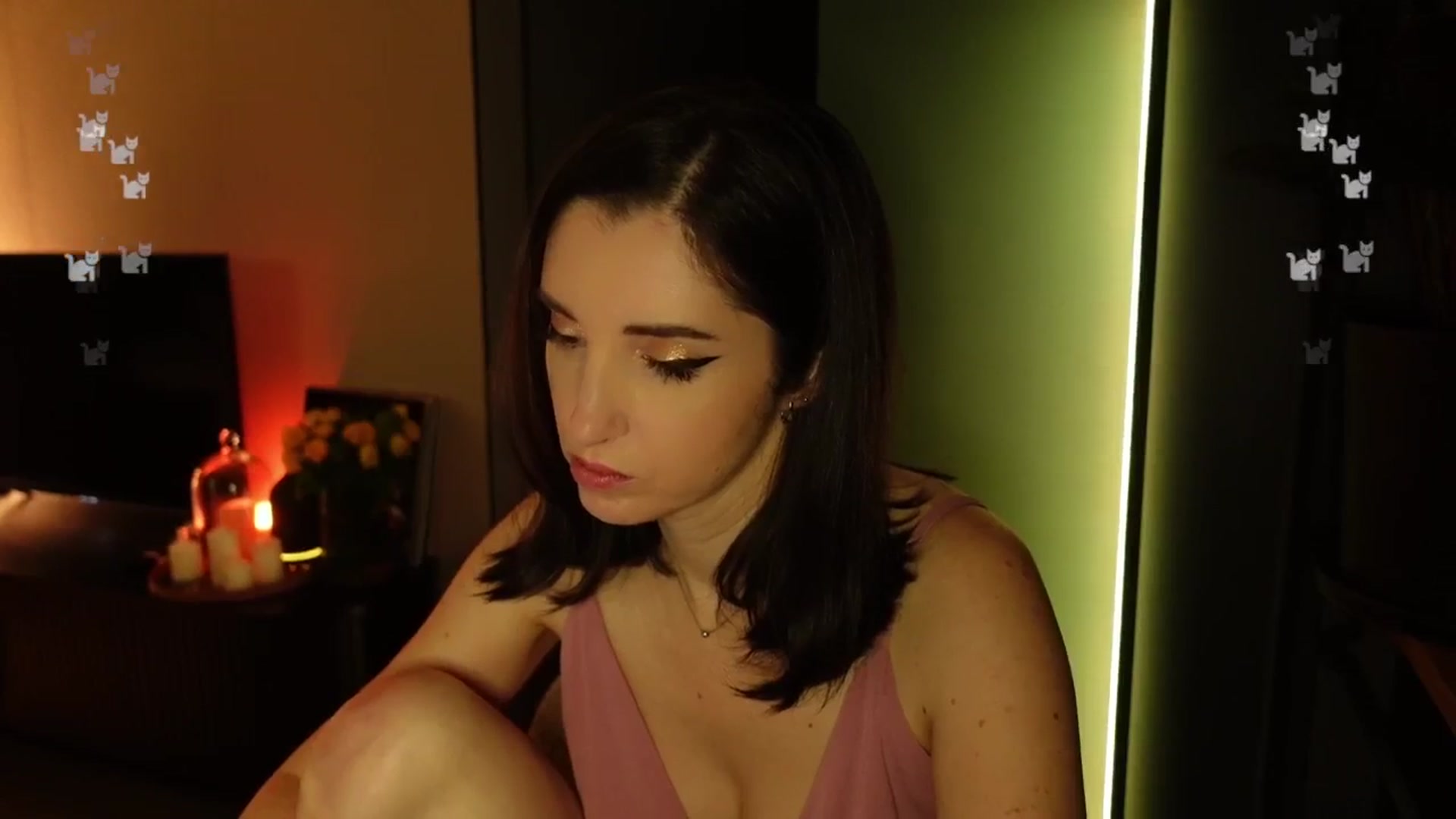 Gallery image thumbnail from Maddie's myfreecams stream on, 11/08/2024, 05:30 image 16 of 20