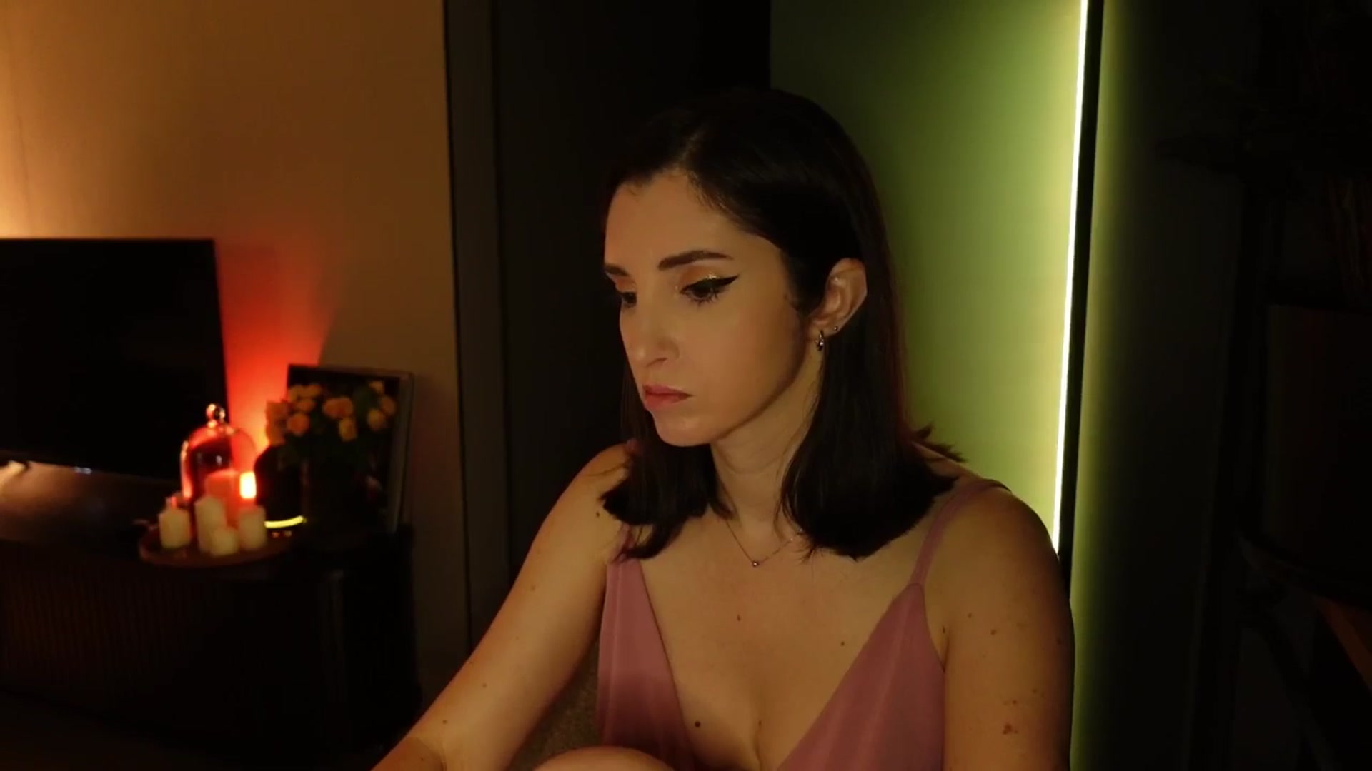 Gallery image thumbnail from Maddie's myfreecams stream on, 11/08/2024, 05:30 image 3 of 20
