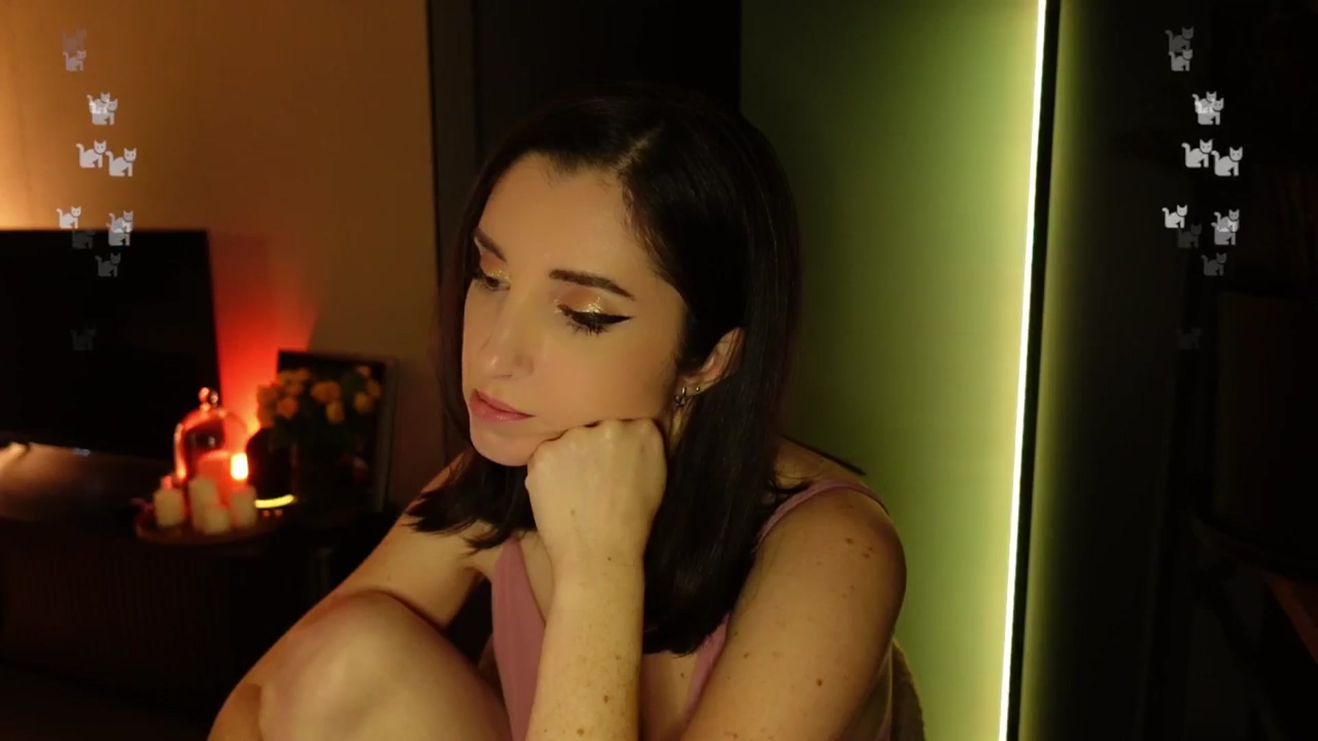 Gallery image thumbnail from Maddie's myfreecams stream on, 11/08/2024, 05:30 image 17 of 20
