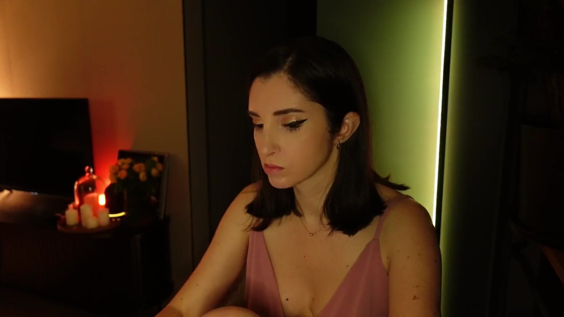 Gallery image thumbnail from Maddie's myfreecams stream on, 11/08/2024, 05:30 image 4 of 20