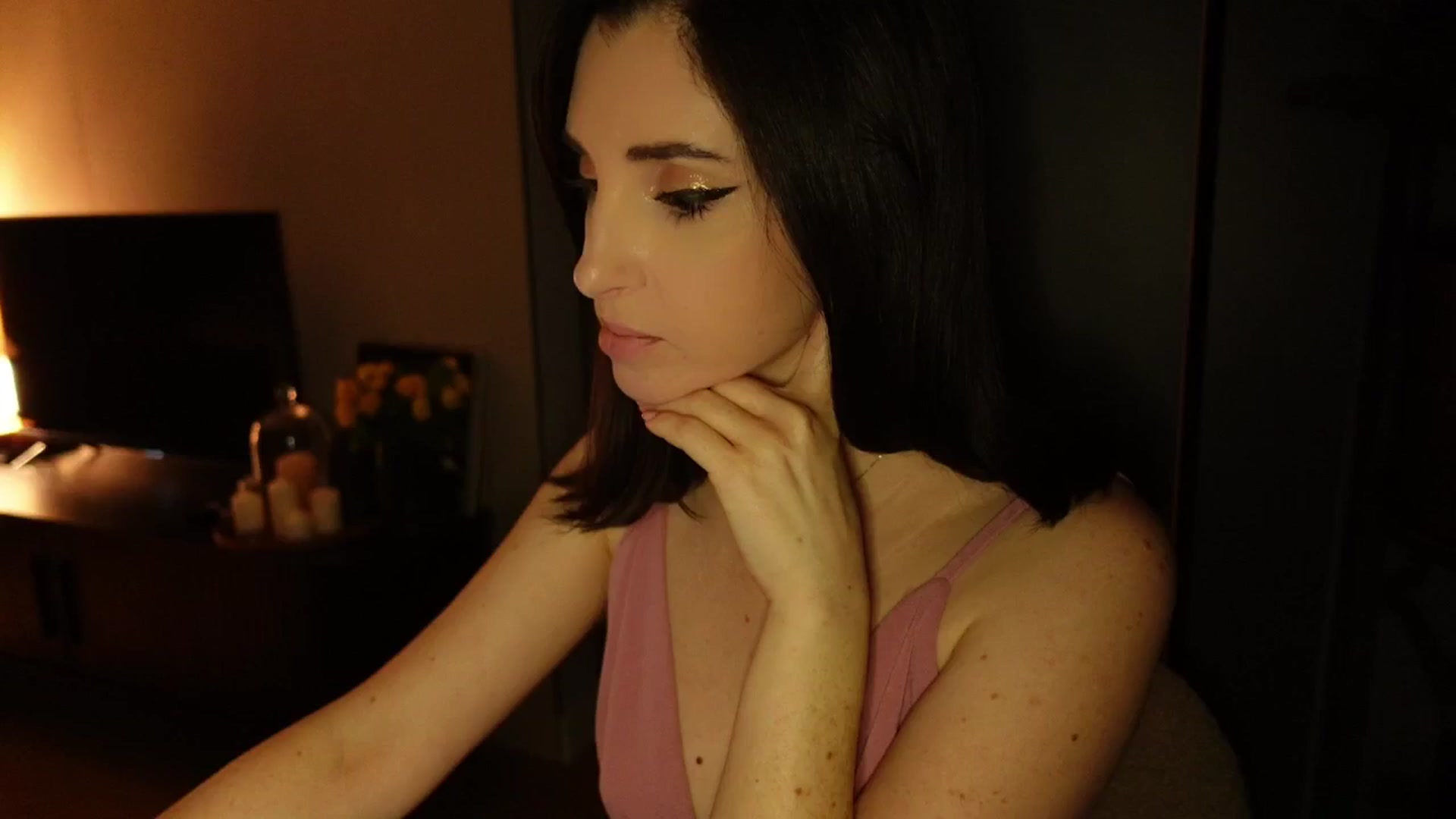 Gallery image thumbnail from Maddie's myfreecams stream on, 11/08/2024, 06:03 image 18 of 20