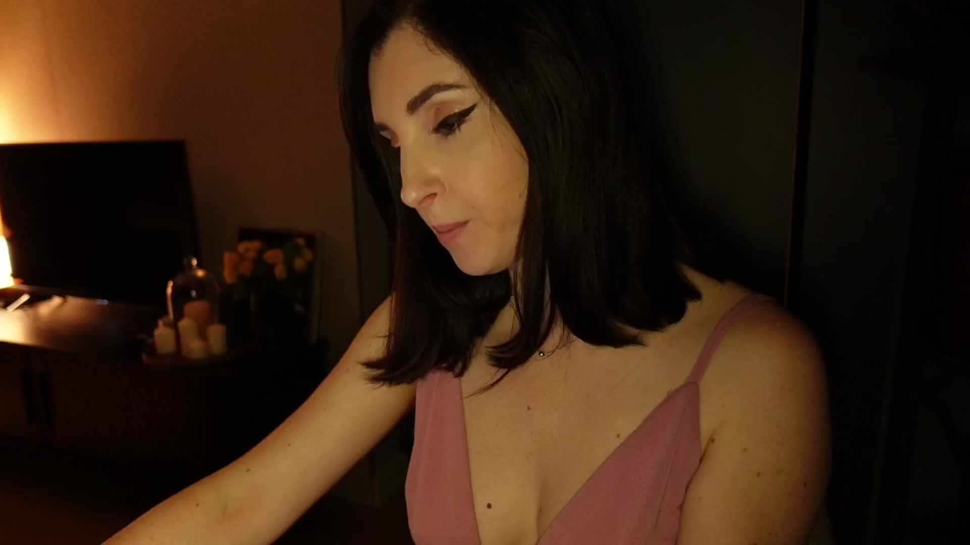 Gallery image thumbnail from Maddie's myfreecams stream on, 11/08/2024, 06:03 image 19 of 20