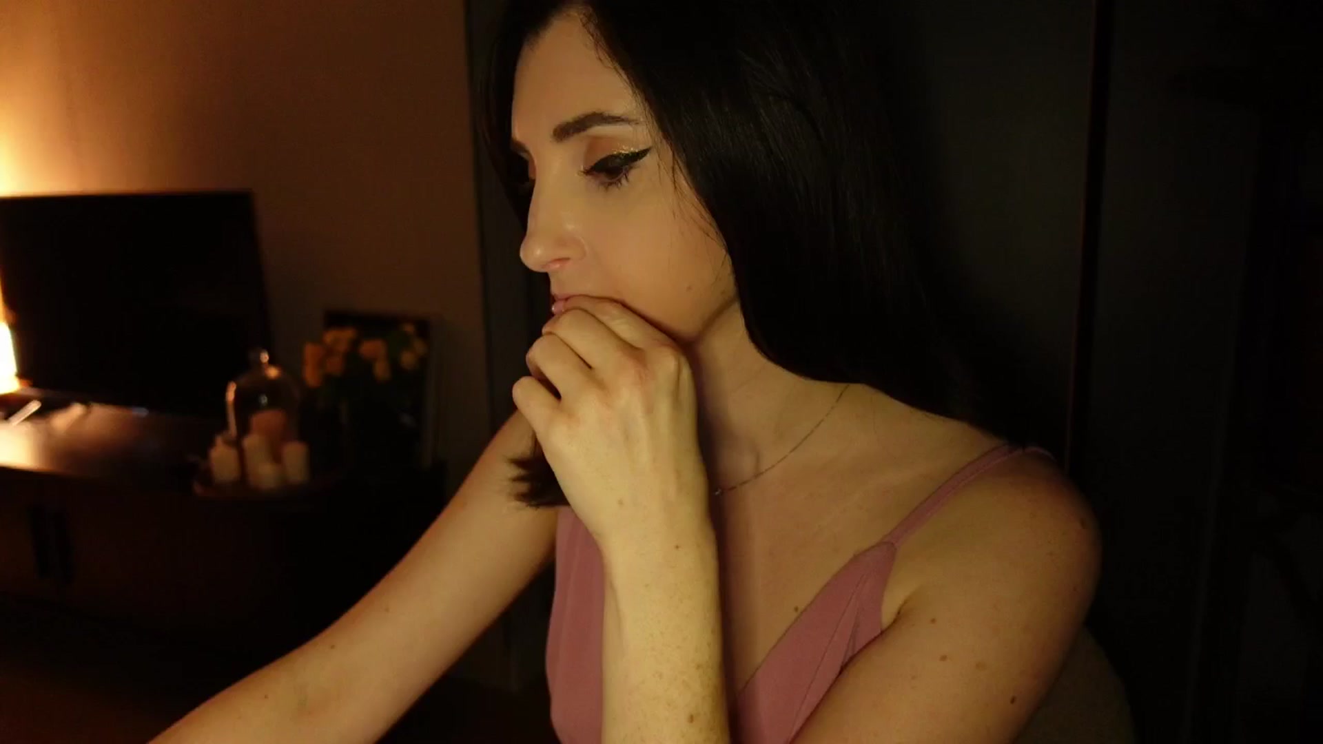 Gallery image thumbnail from Maddie's myfreecams stream on, 11/08/2024, 06:03 image 16 of 20