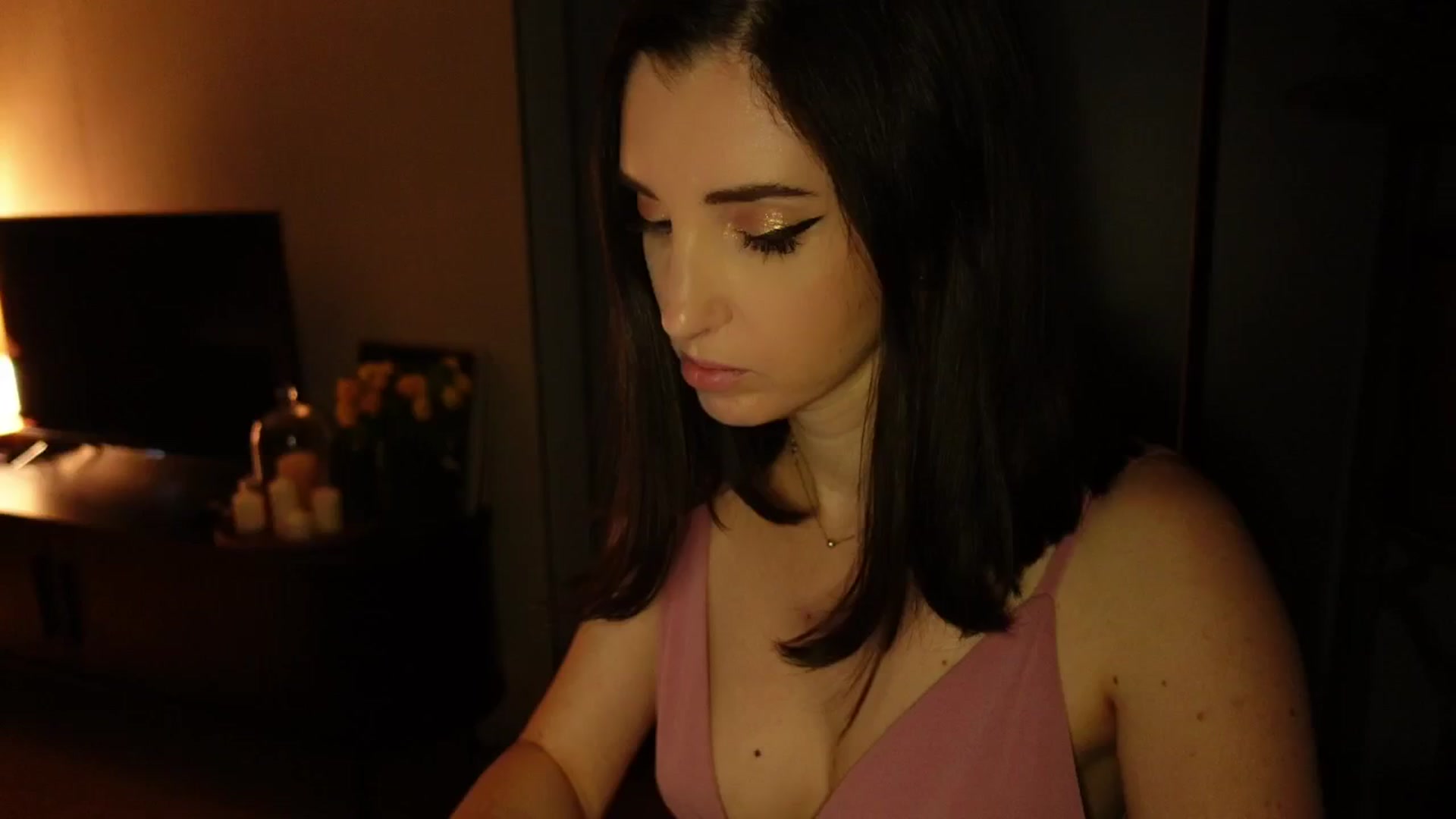 Gallery image thumbnail from Maddie's myfreecams stream on, 11/08/2024, 06:41 image 3 of 20