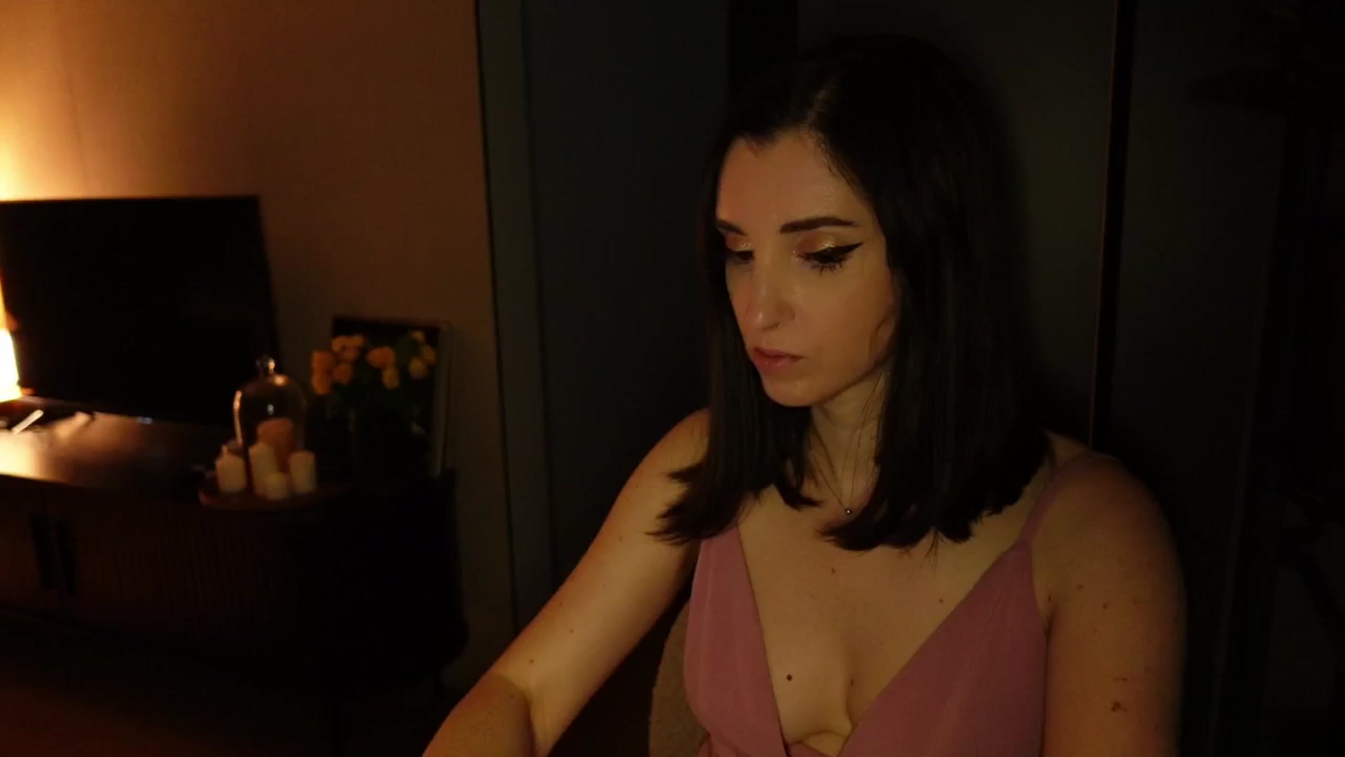 Gallery image thumbnail from Maddie's myfreecams stream on, 11/08/2024, 06:41 image 14 of 20