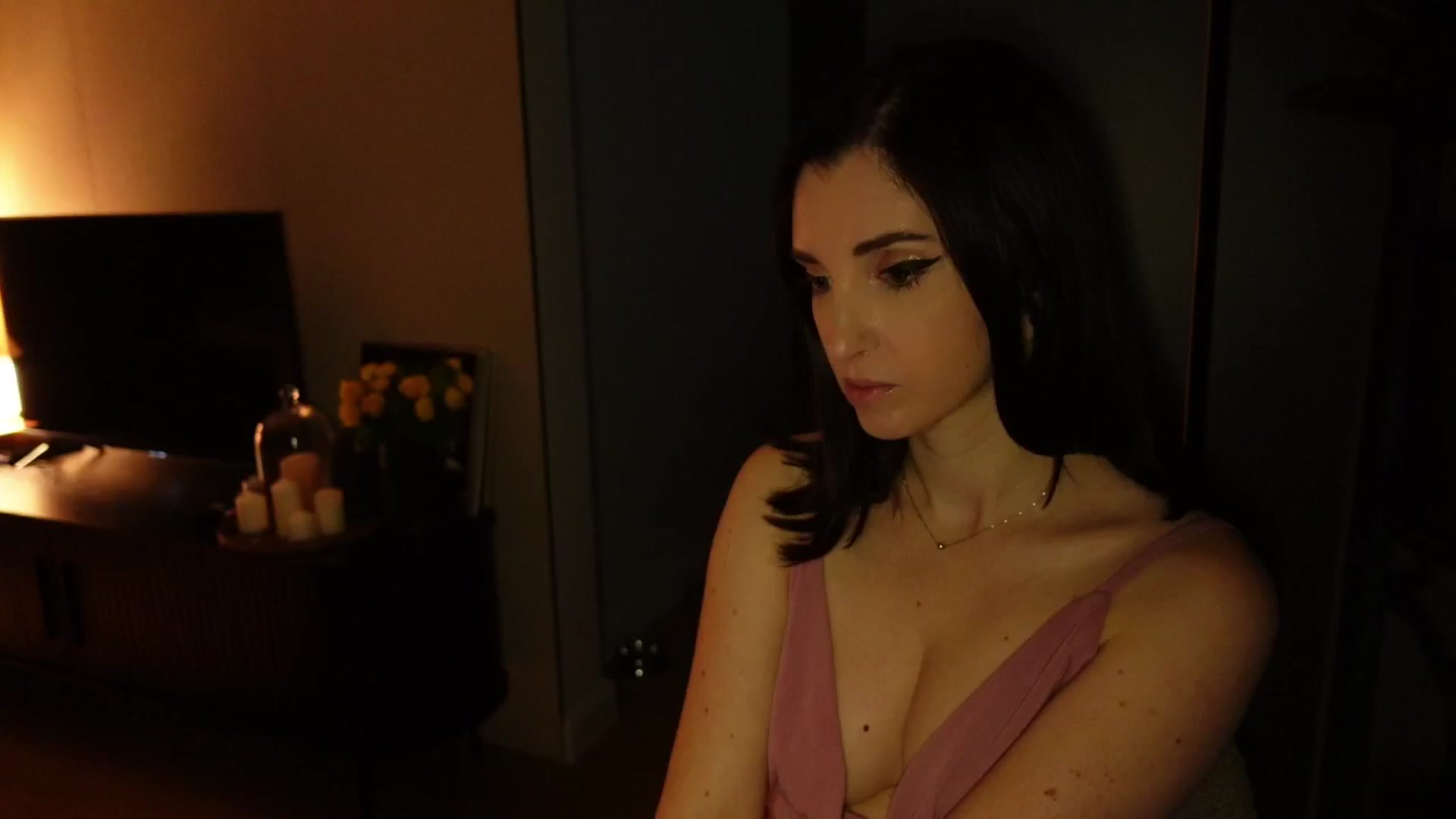Gallery image thumbnail from Maddie's myfreecams stream on, 11/08/2024, 06:41 image 17 of 20