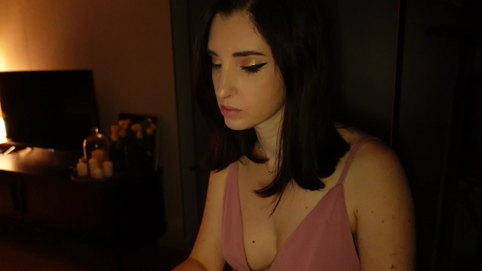 Gallery image thumbnail from Maddie's myfreecams stream on, 11/08/2024, 06:41 image 1 of 20