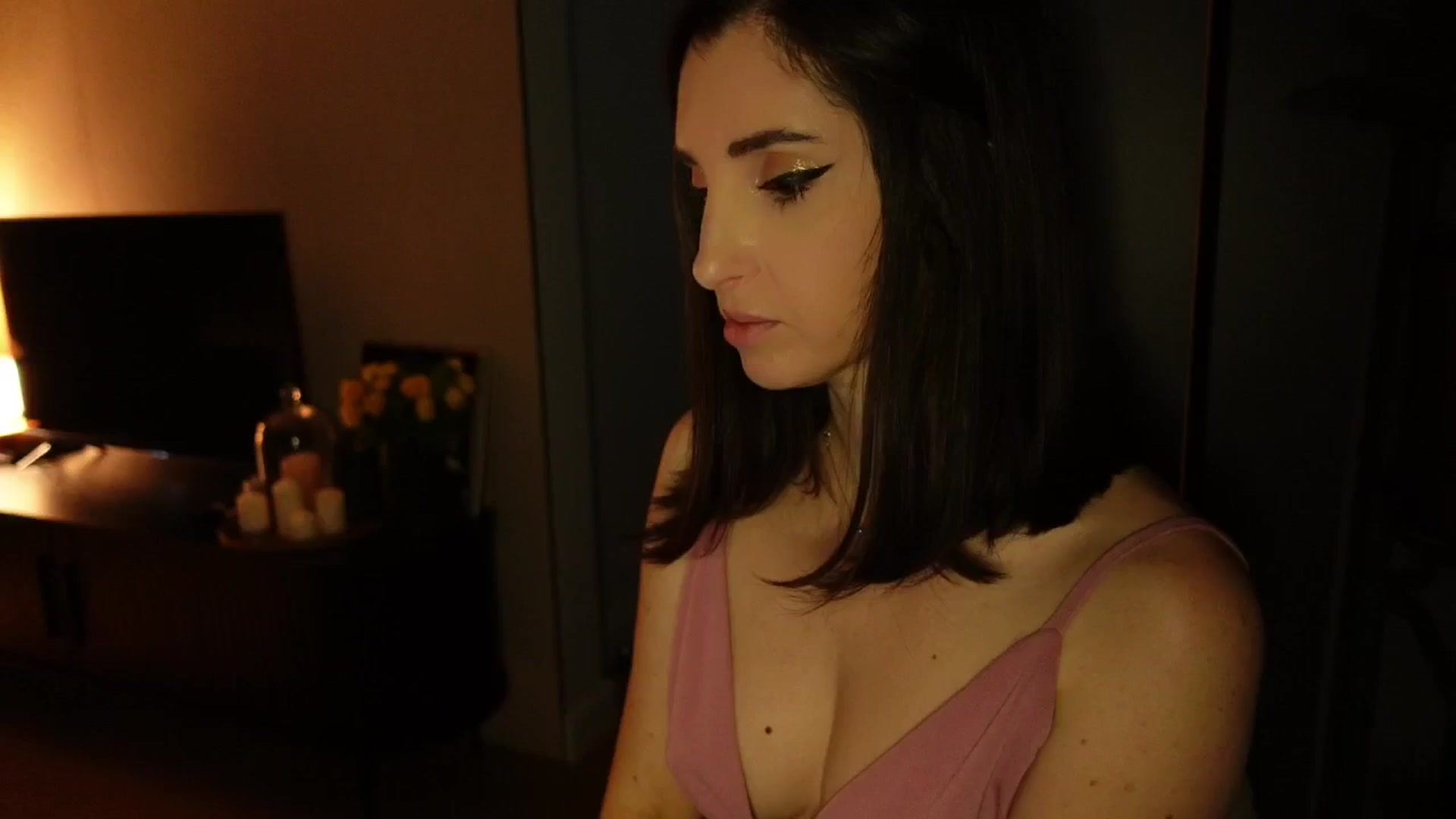 Gallery image thumbnail from Maddie's myfreecams stream on, 11/08/2024, 06:41 image 20 of 20