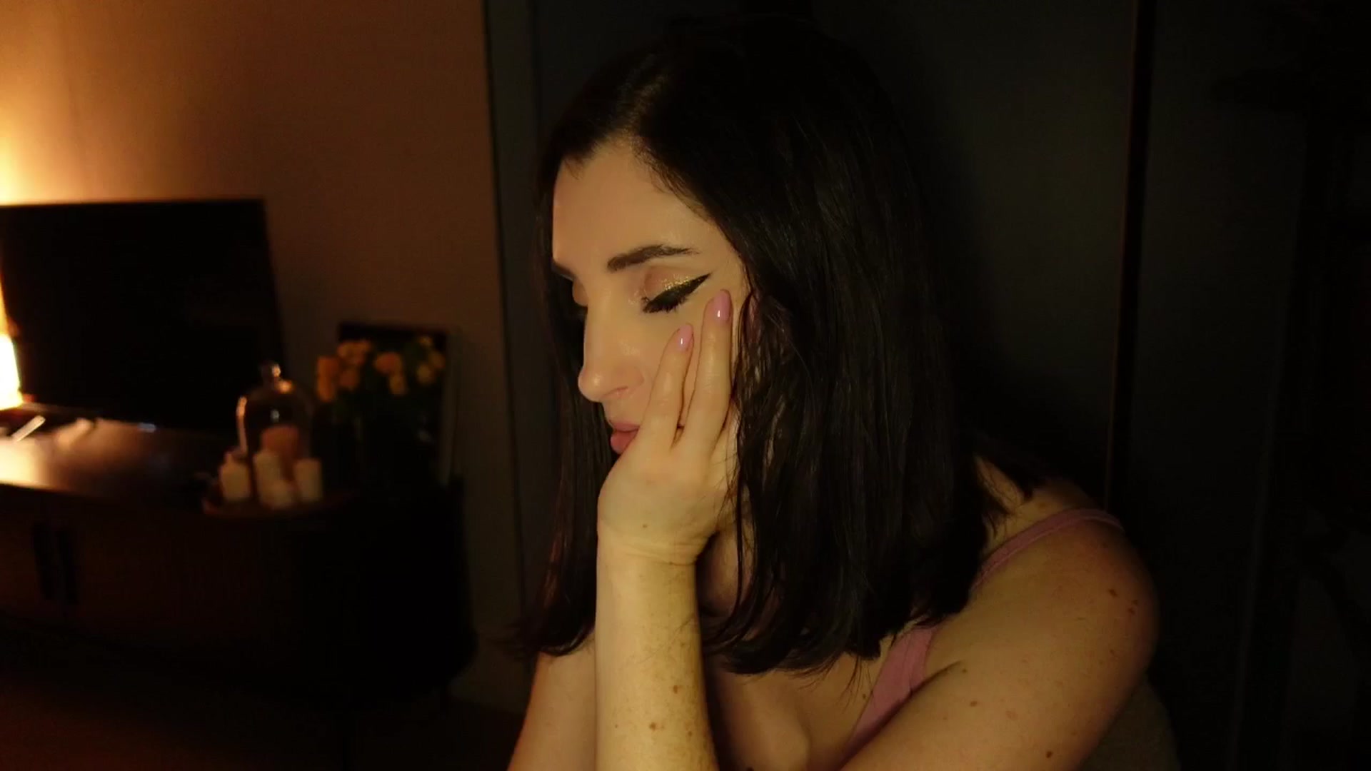 Gallery image thumbnail from Maddie's myfreecams stream on, 11/08/2024, 06:41 image 10 of 20