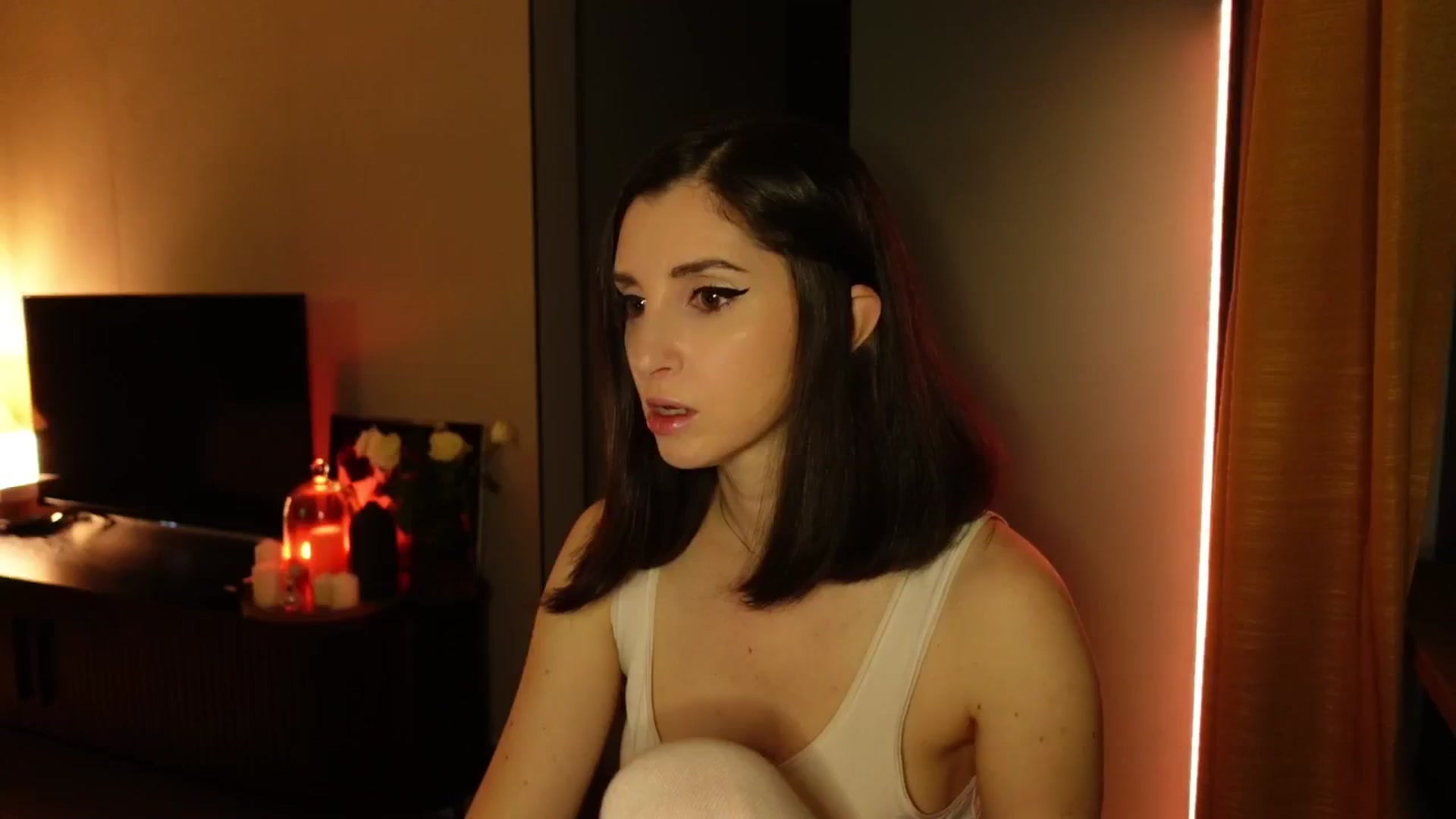 Gallery image thumbnail from Maddie's myfreecams stream on, 11/13/2024, 02:39 image 4 of 20