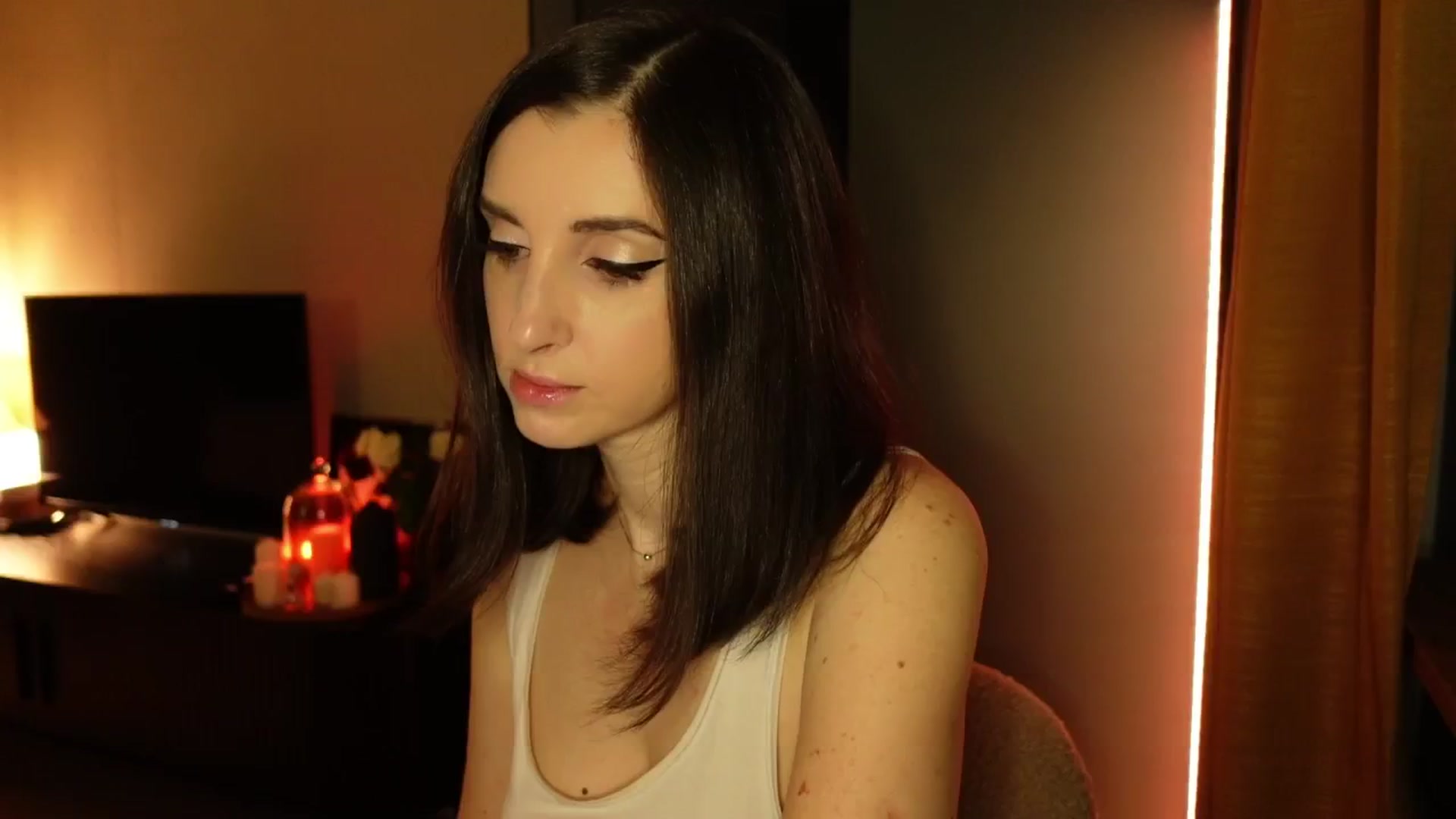 Gallery image thumbnail from Maddie's myfreecams stream on, 11/13/2024, 02:39 image 2 of 20
