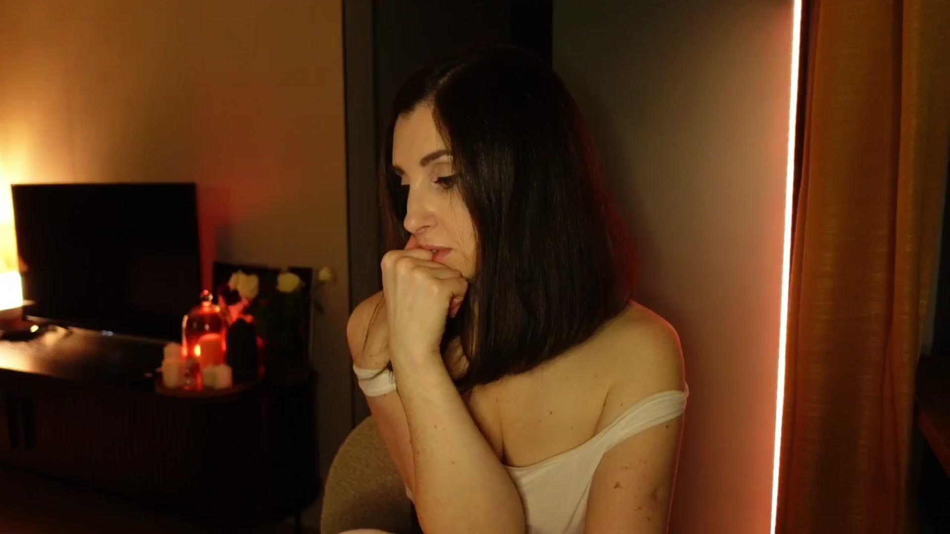 Gallery image thumbnail from Maddie's myfreecams stream on, 11/13/2024, 04:06 image 17 of 20