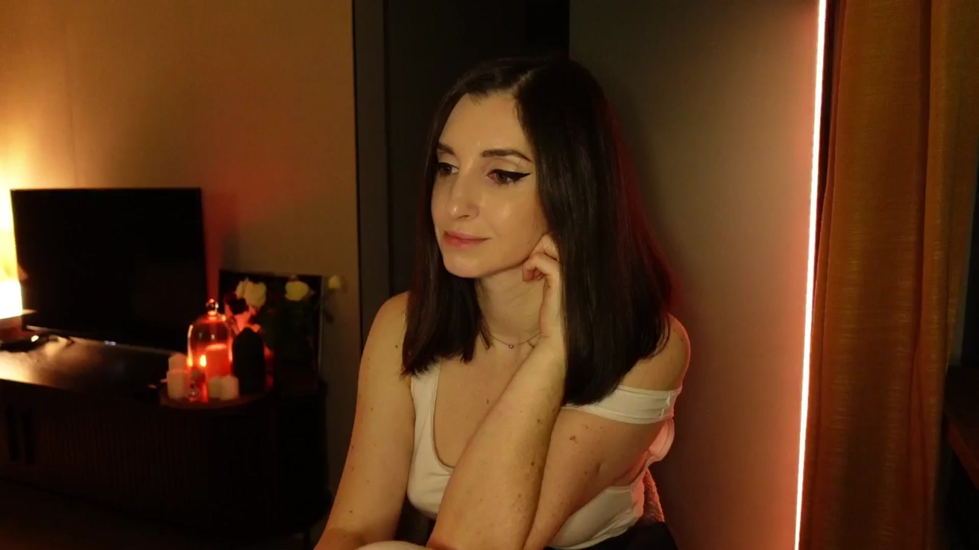 Gallery image thumbnail from Maddie's myfreecams stream on, 11/13/2024, 04:06 image 13 of 20
