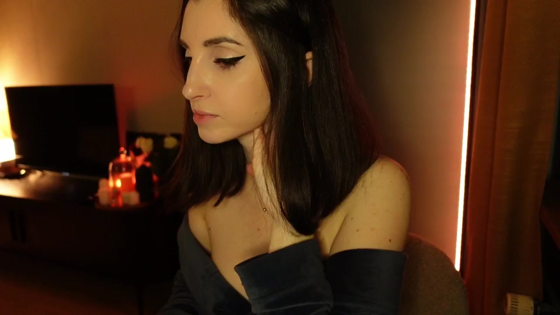 Gallery image thumbnail from Maddie's myfreecams stream on, 11/13/2024, 05:14 image 1 of 20