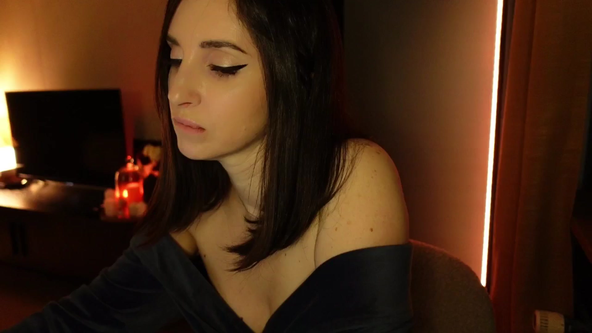 Gallery image thumbnail from Maddie's myfreecams stream on, 11/13/2024, 05:14 image 19 of 20