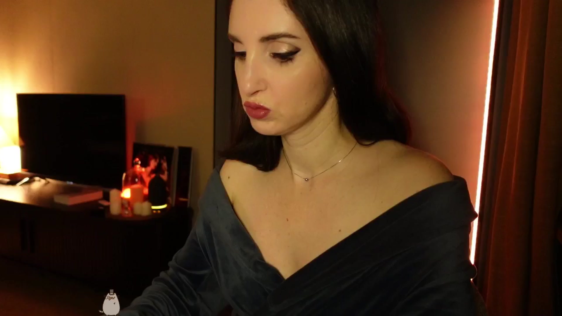 Gallery image thumbnail from Maddie's myfreecams stream on, 11/16/2024, 02:54 image 2 of 20