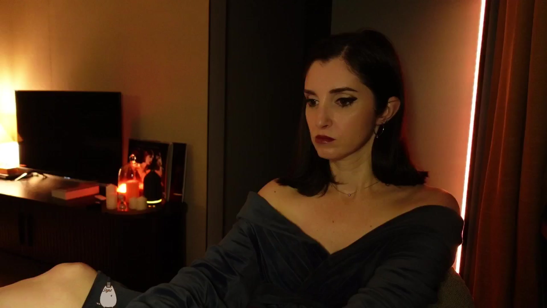 Gallery image thumbnail from Maddie's myfreecams stream on, 11/16/2024, 02:54 image 3 of 20