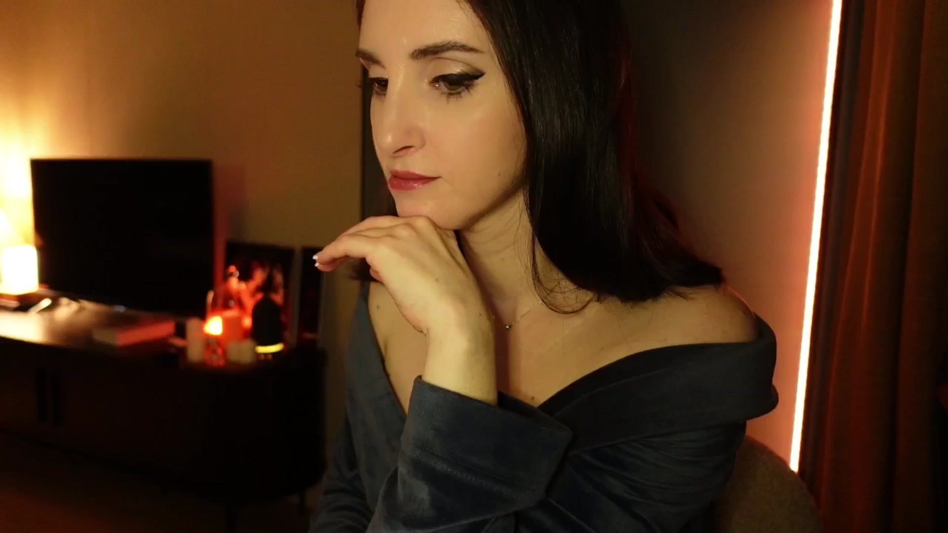 Gallery image thumbnail from Maddie's myfreecams stream on, 11/16/2024, 02:54 image 1 of 20