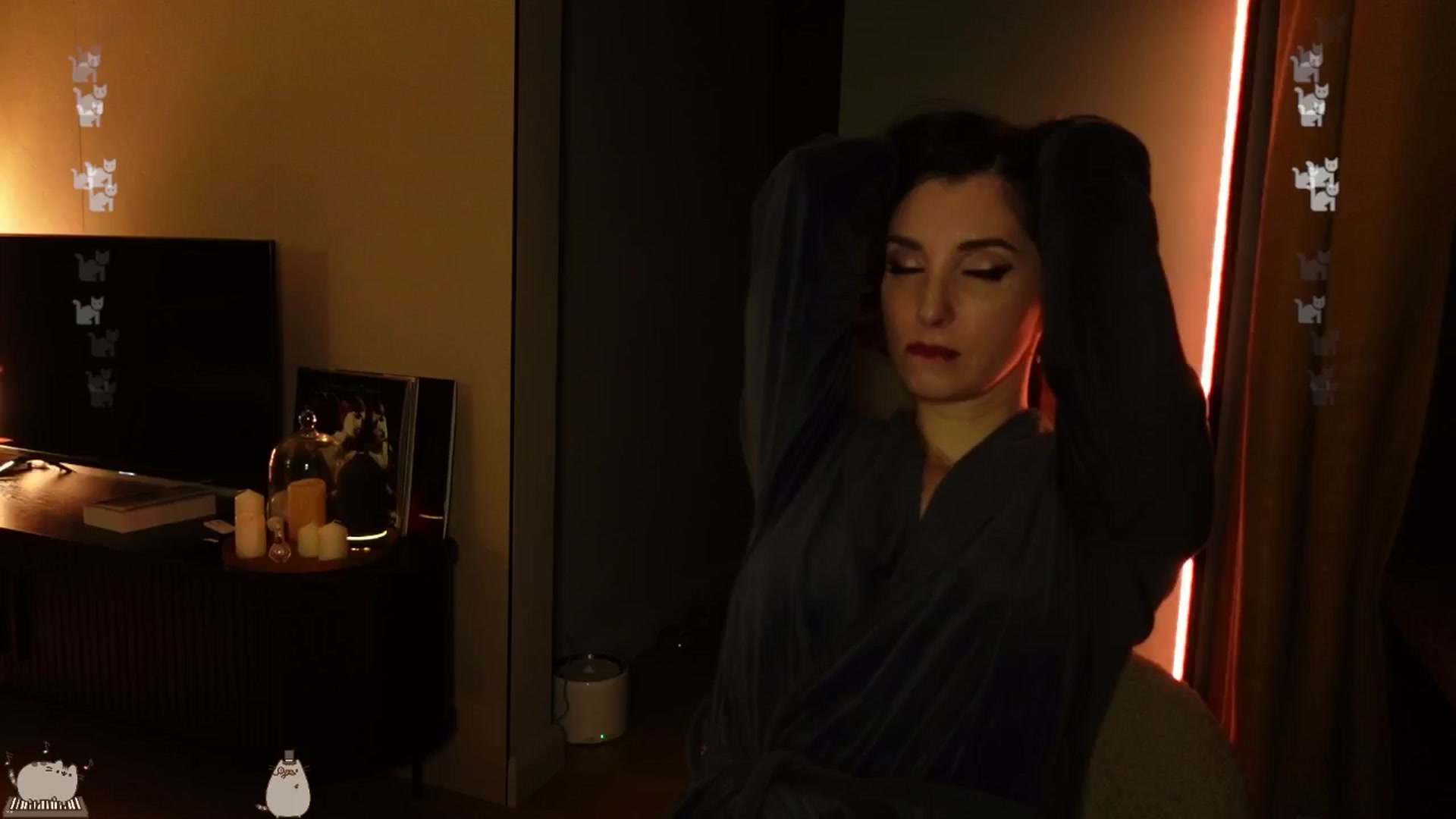 Gallery image thumbnail from Maddie's myfreecams stream on, 11/16/2024, 02:54 image 16 of 20