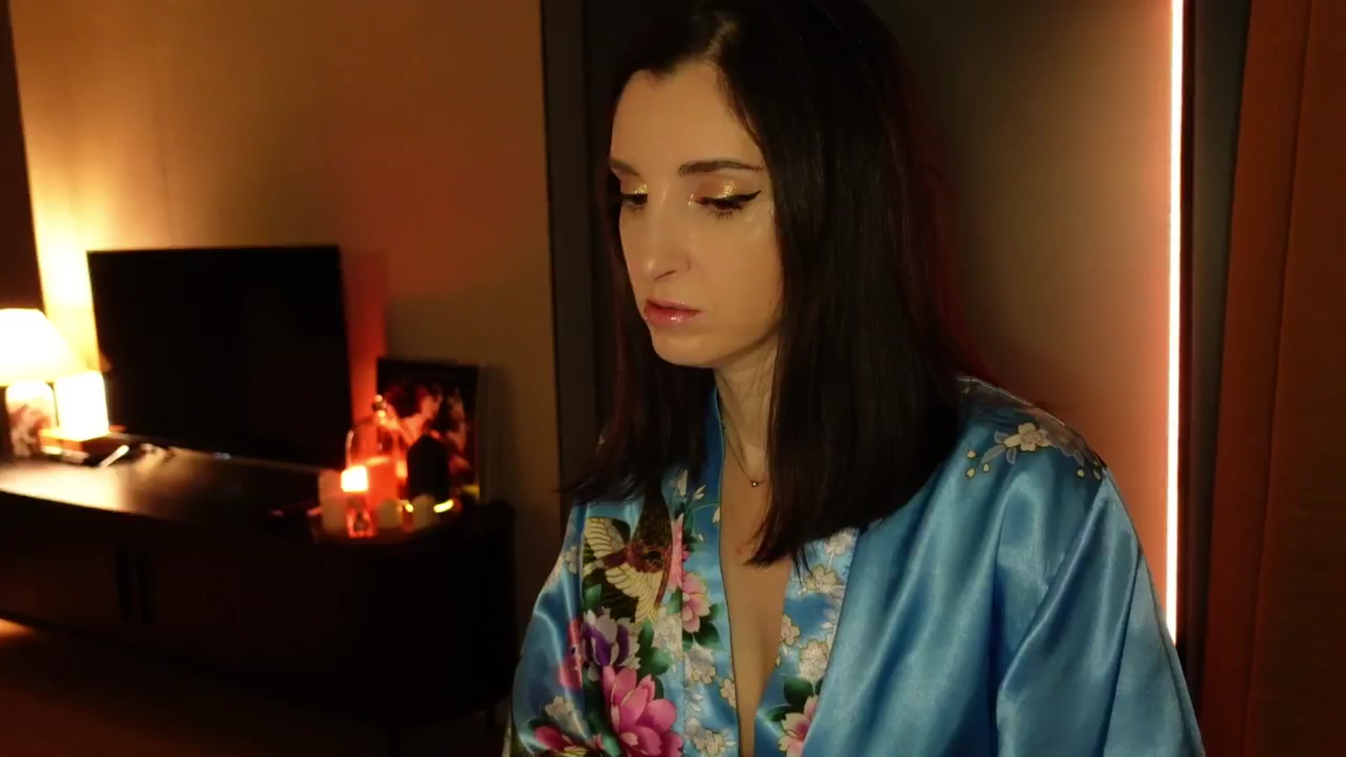 Gallery image thumbnail from Maddie's myfreecams stream on, 11/19/2024, 01:50 image 1 of 20