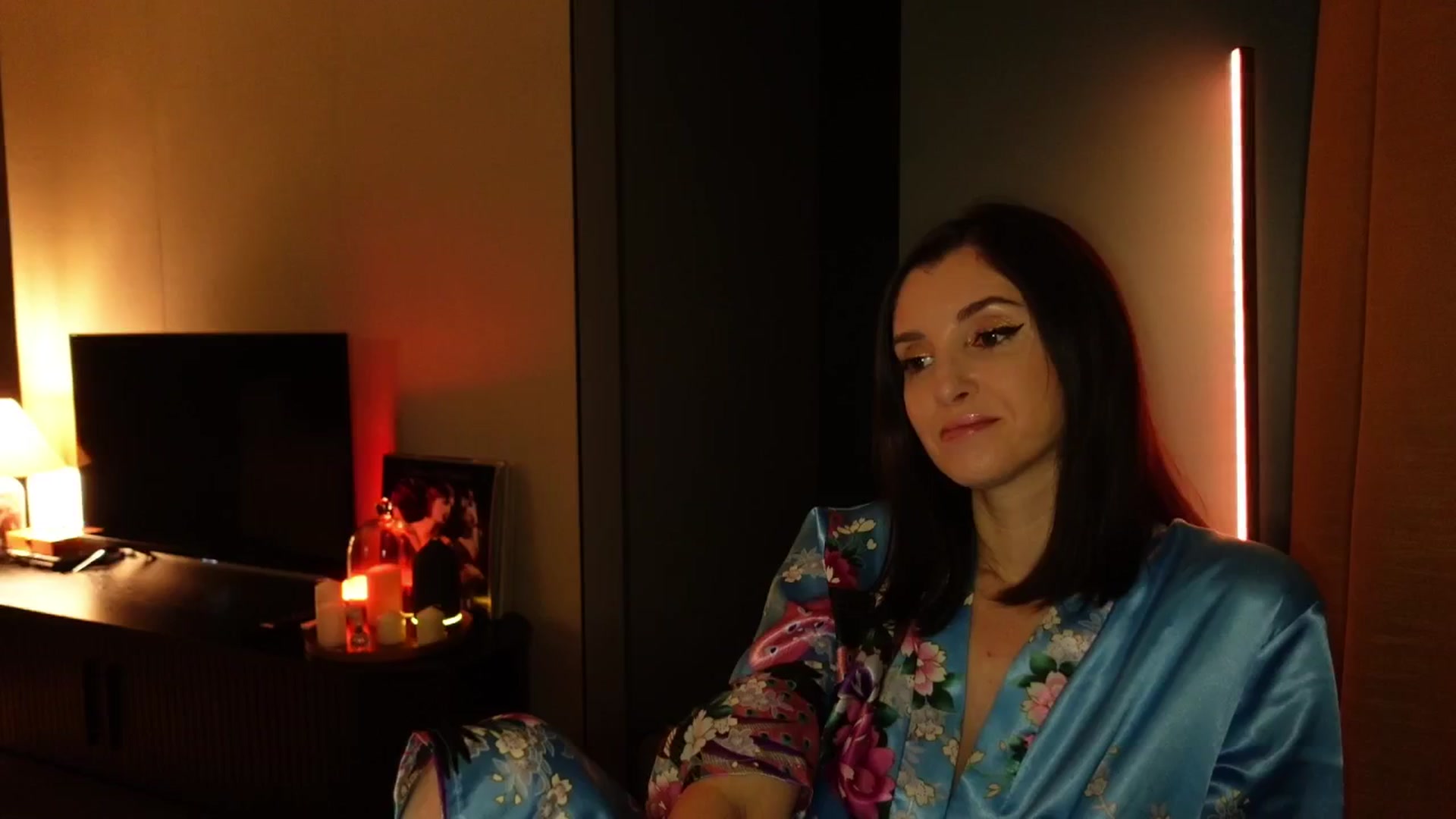 Gallery image thumbnail from Maddie's myfreecams stream on, 11/19/2024, 02:37 image 16 of 20