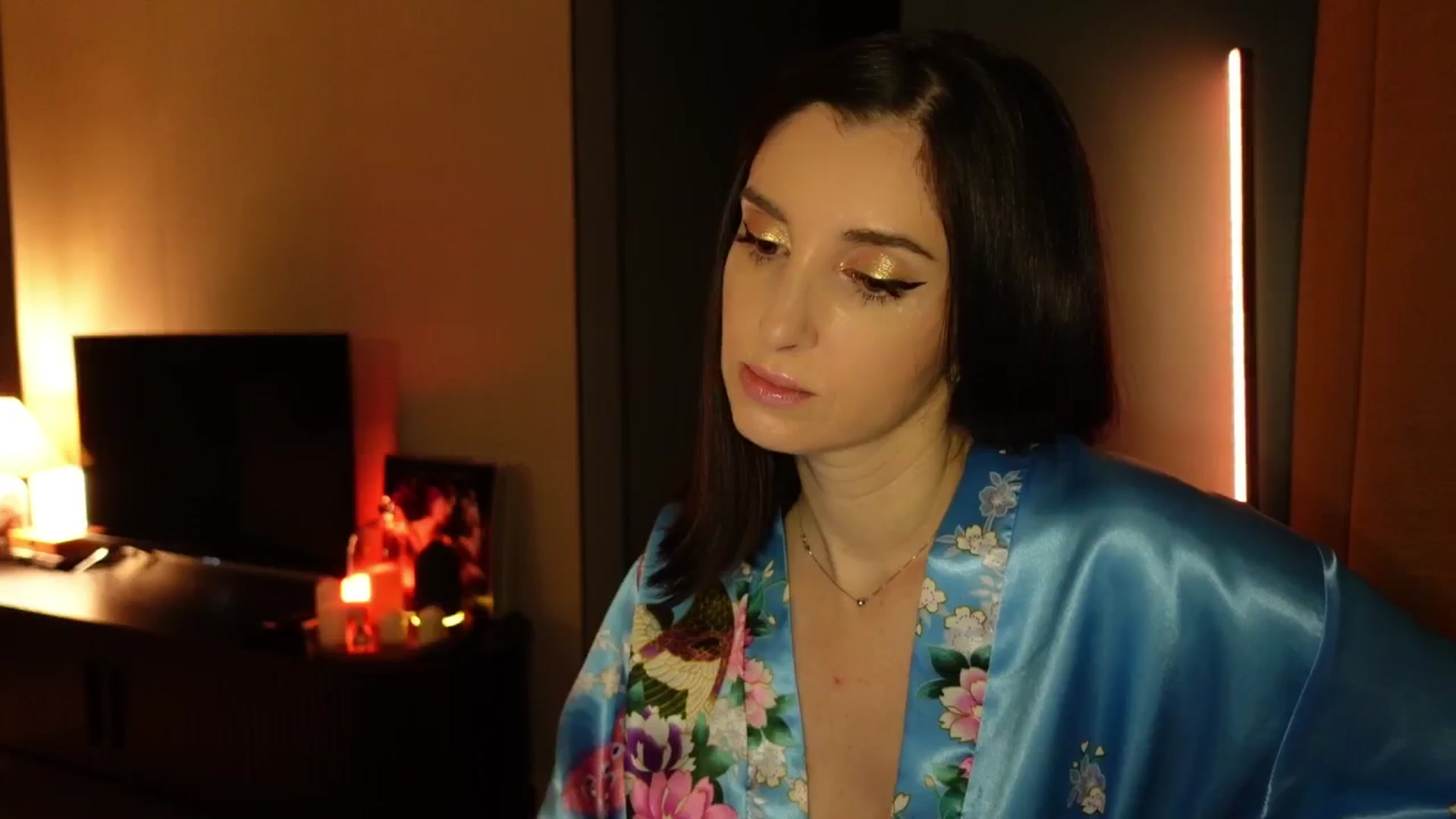 Gallery image thumbnail from Maddie's myfreecams stream on, 11/19/2024, 02:37 image 4 of 20
