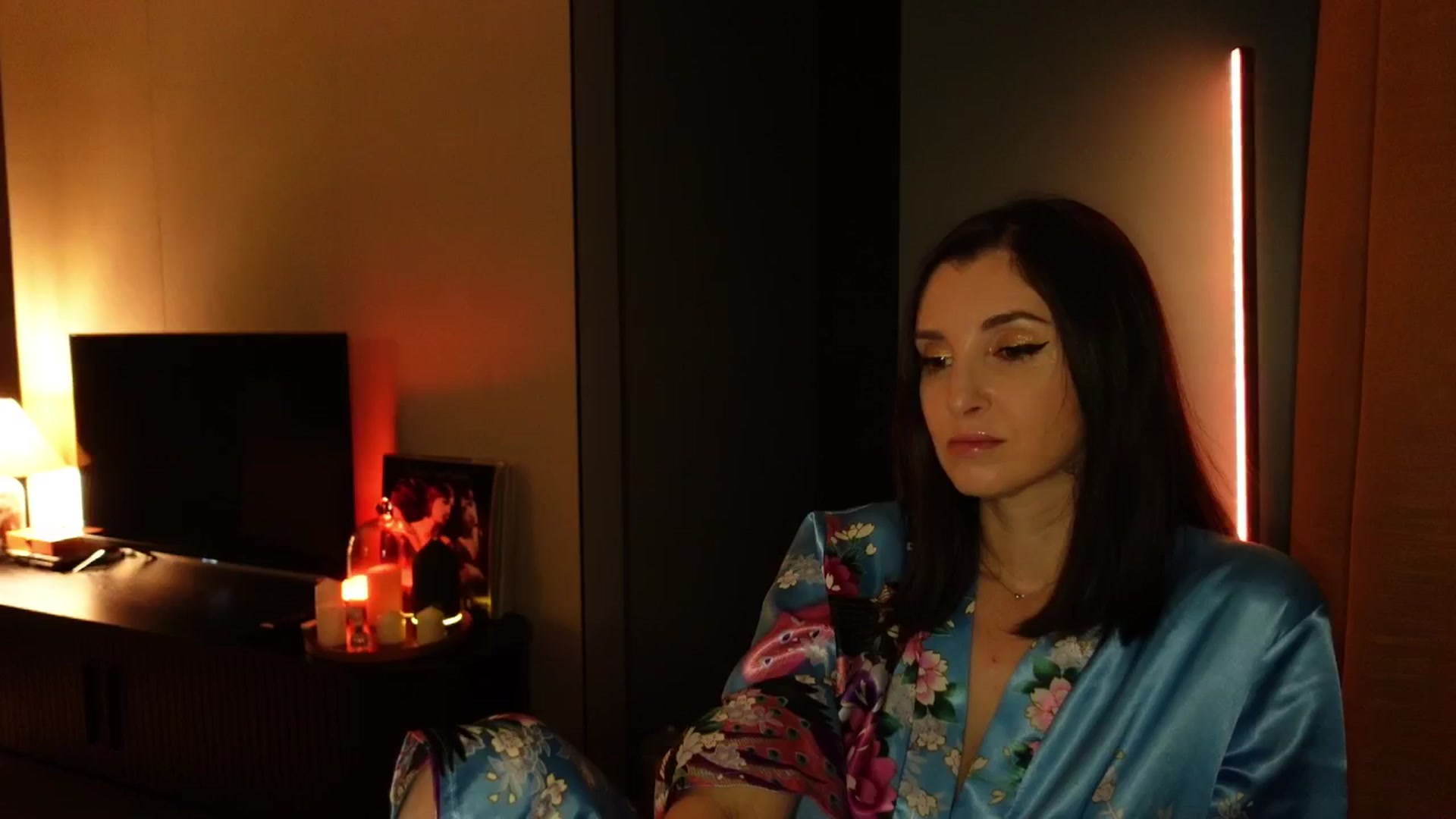 Gallery image thumbnail from Maddie's myfreecams stream on, 11/19/2024, 02:37 image 17 of 20