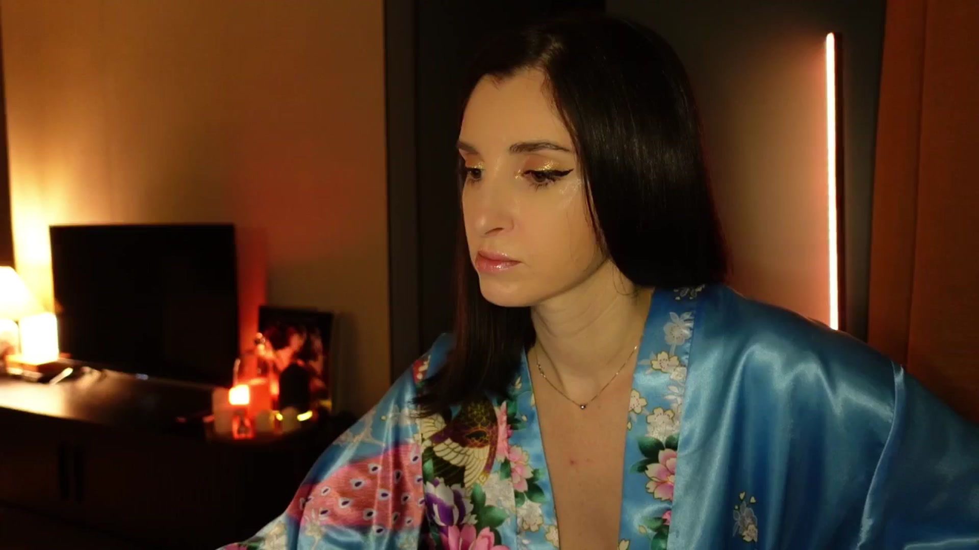Gallery image thumbnail from Maddie's myfreecams stream on, 11/19/2024, 02:37 image 5 of 20