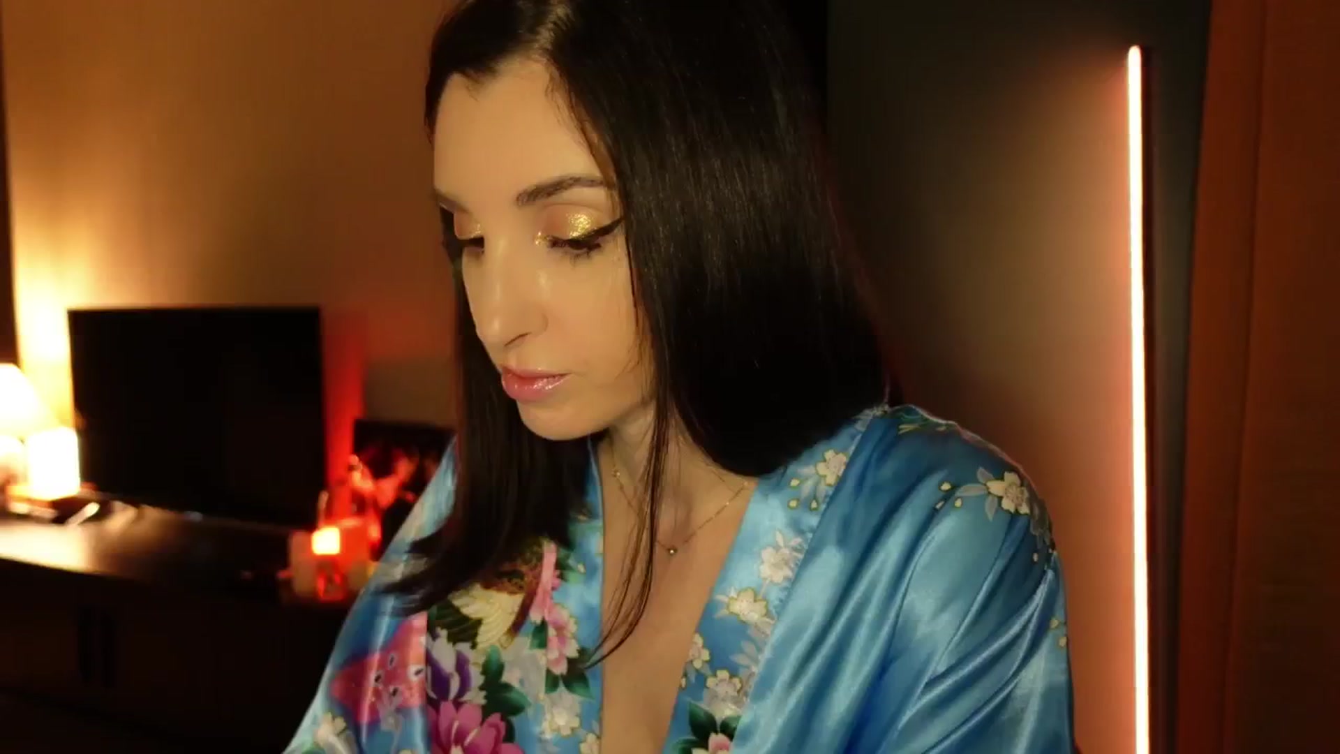 Gallery image thumbnail from Maddie's myfreecams stream on, 11/19/2024, 02:37 image 2 of 20