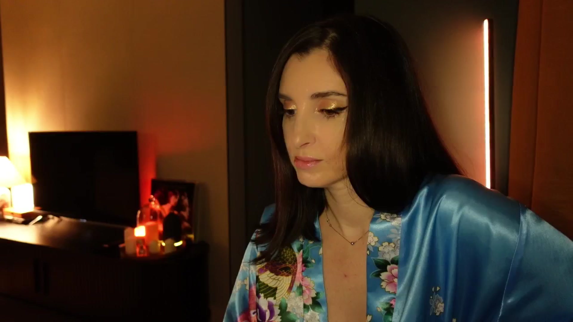 Gallery image thumbnail from Maddie's myfreecams stream on, 11/19/2024, 02:37 image 8 of 20