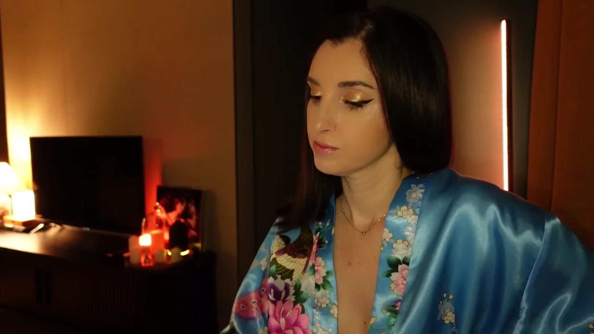 Gallery image thumbnail from Maddie's myfreecams stream on, 11/19/2024, 02:37 image 3 of 20