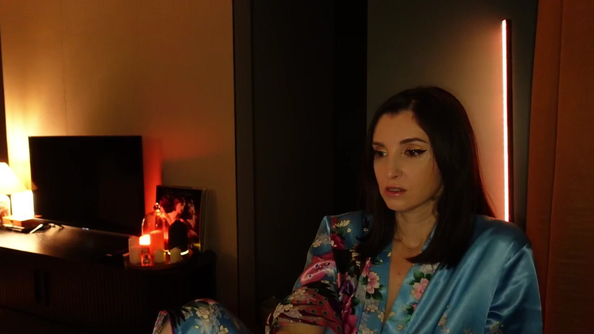 Gallery image thumbnail from Maddie's myfreecams stream on, 11/19/2024, 02:37 image 18 of 20