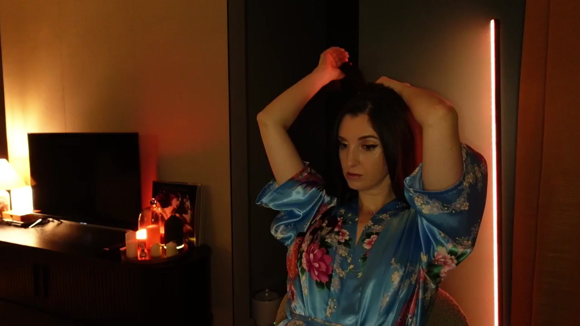 Gallery image thumbnail from Maddie's myfreecams stream on, 11/19/2024, 02:37 image 14 of 20