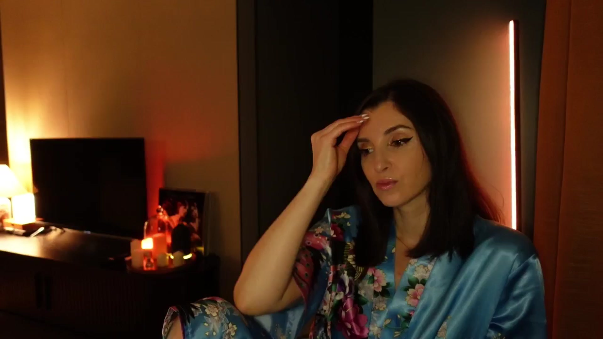 Gallery image thumbnail from Maddie's myfreecams stream on, 11/19/2024, 02:37 image 15 of 20