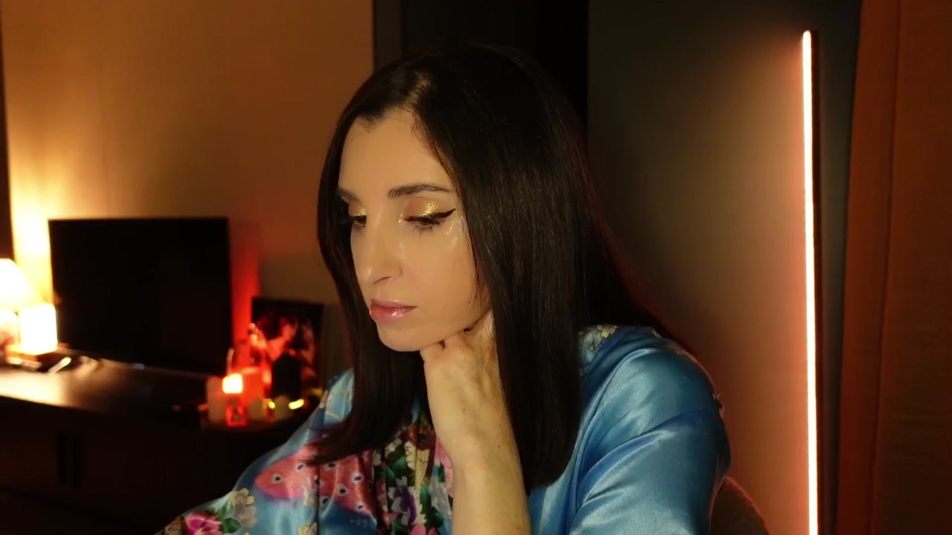 Gallery image thumbnail from Maddie's myfreecams stream on, 11/19/2024, 02:37 image 11 of 20