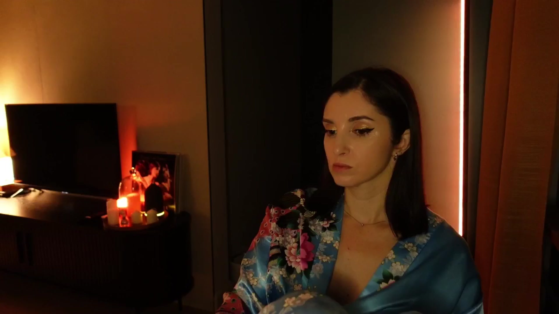 Gallery image thumbnail from Maddie's myfreecams stream on, 11/19/2024, 04:31 image 18 of 20